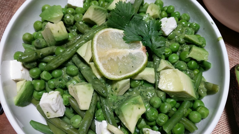 Quinoa aux légumes vert et avocat