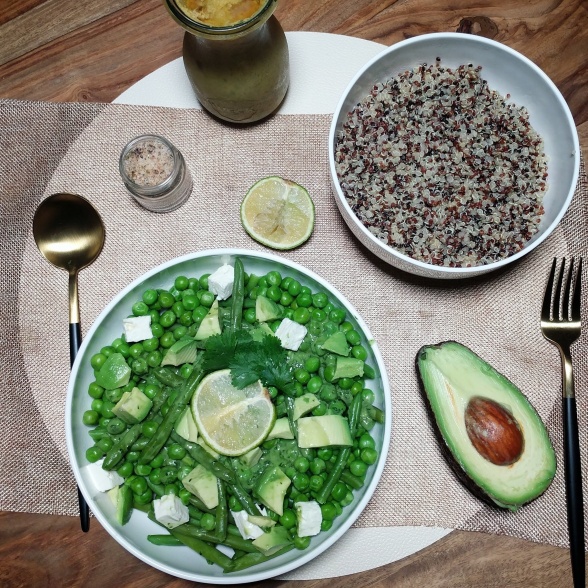 Quinoa aux légumes vert et avocat