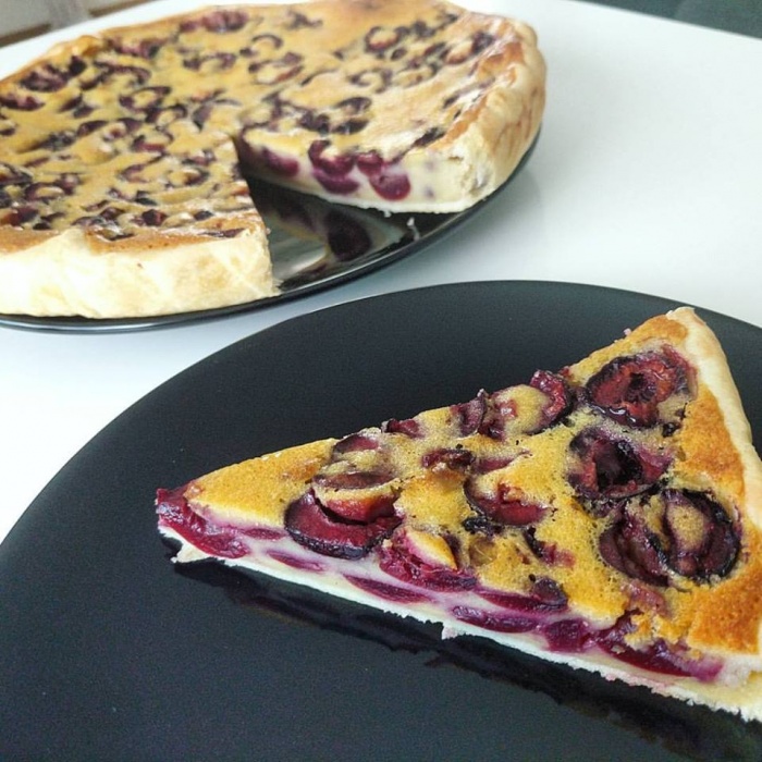 Clafoutis à la cerise avec un fond de tarte 